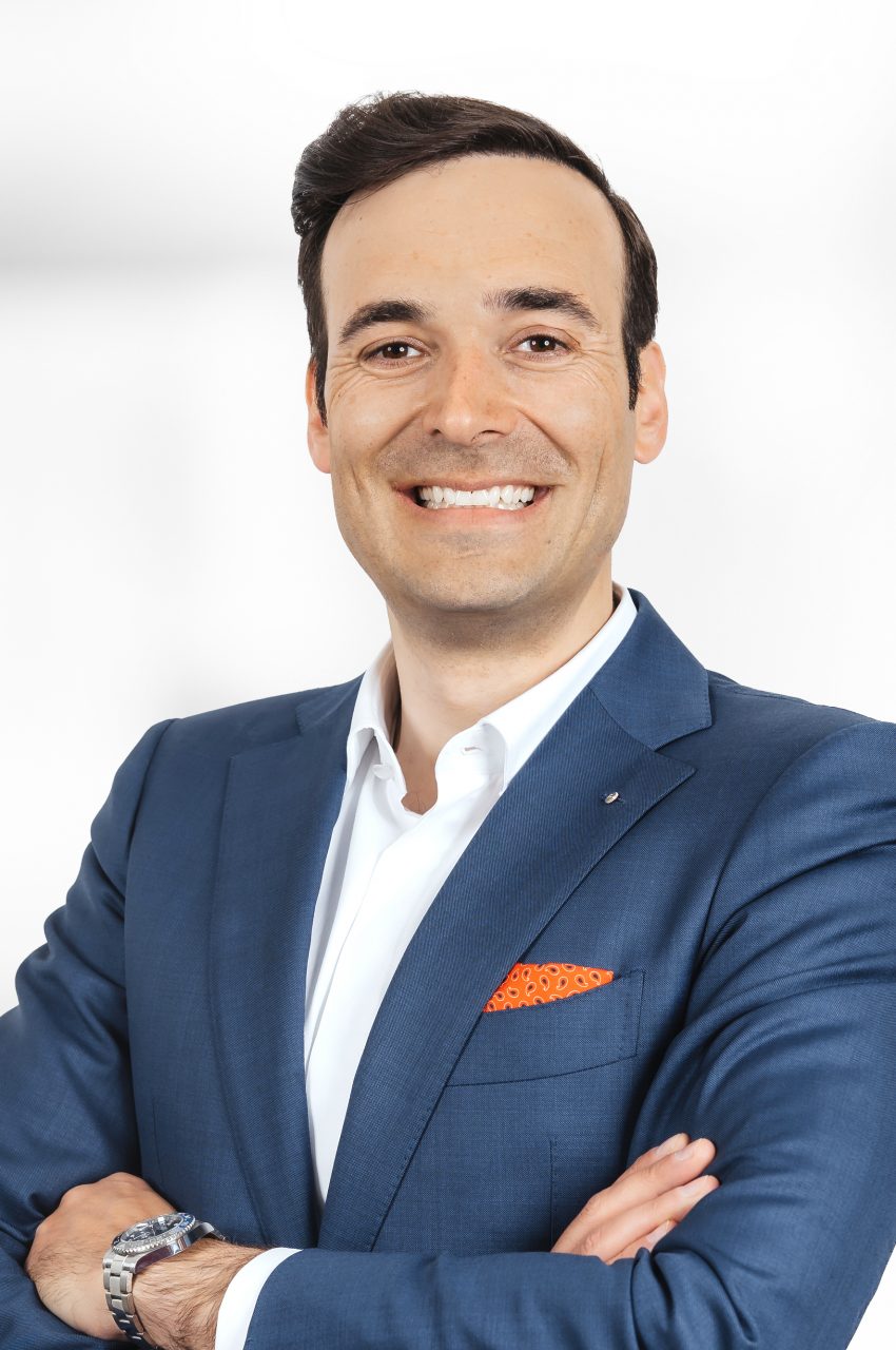 https://wellbeinggroup.de/wp-content/uploads/2025/07/qp_Portraits-17-850x1280.jpg